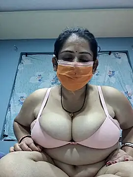 diyam4002 online show from 02.17.26