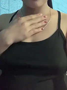 Hoa-tuylip online show from 02.17.26