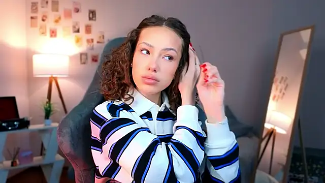 Snapshot of nexorine chatting on 02.23.26 nexorine online show from 02.23.26