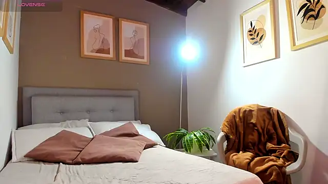 SalomeStorm  online show from 04.07.26