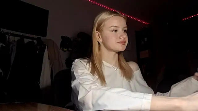 Snapshot of ChongTreece chatting on 02.15.26 ChongTreece online show from 02.15.26