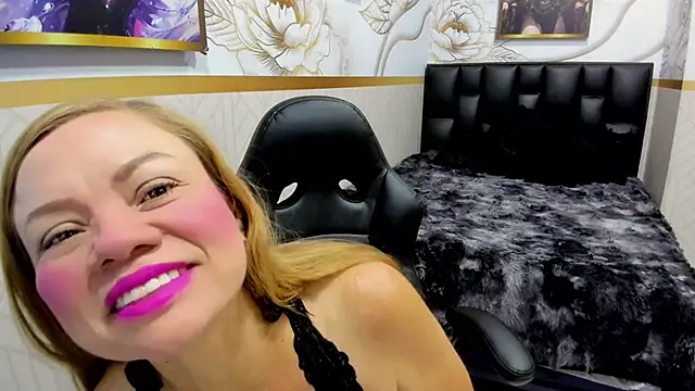 Snapshot of alicee__mature chatting on 05.05.26 alicee mature online show from 05.05.26