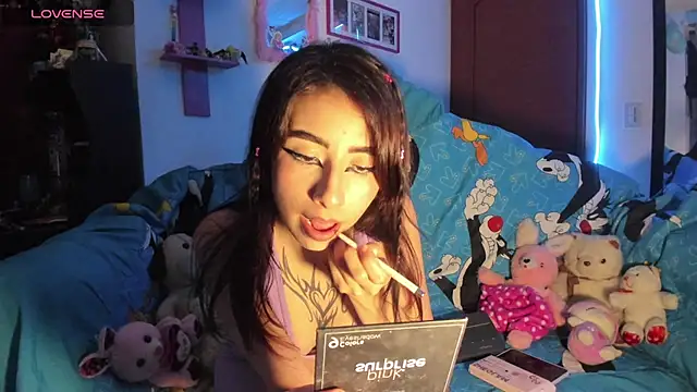 Snapshot of Rebecahart chatting on 02.04.26 Rebecahart online show from 02.04.26