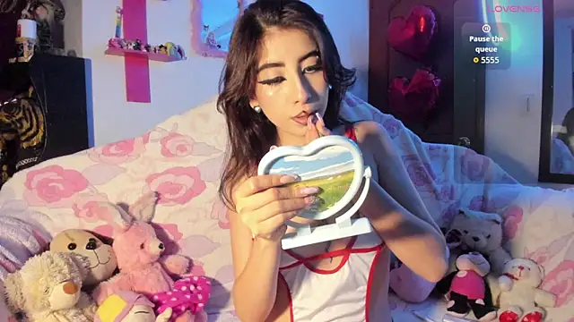 Snapshot of Rebecahart chatting on 02.15.26 Rebecahart online show from 02.15.26