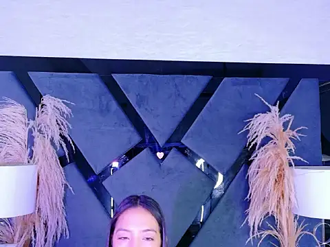 Snapshot of KylieWhitee chatting on 02.19.26 KylieWhitee online show from 02.19.26