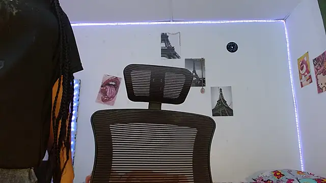 Snapshot of Lolitaa__VIP chatting on 02.16.26 Lolitaa VIP online show from 02.16.26