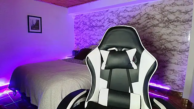 Camila IRoose online show from 04.03.26