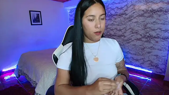 Snapshot of Camila_IRoose chatting on 05.20.26 Camila IRoose online show from 05.20.26