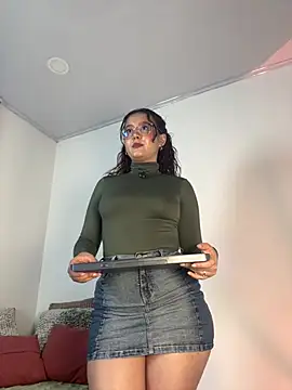 Snapshot of kittysophie_ chatting on 02.27.26 kittysophie online show from 02.27.26