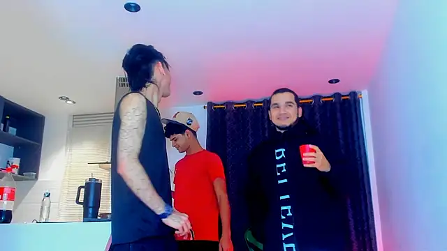 Snapshot of TheBatMansion chatting on 02.21.26 TheBatMansion online show from 02.21.26