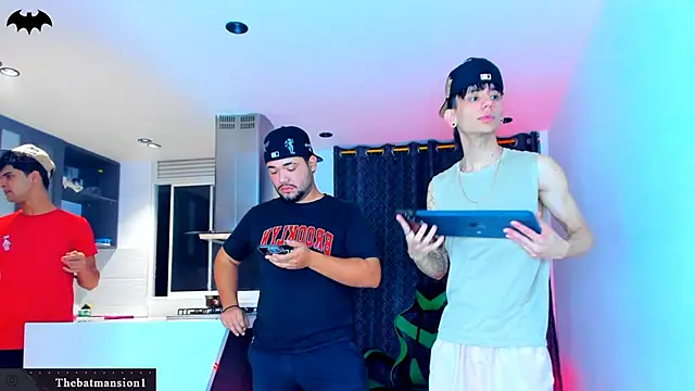 Snapshot of TheBatMansion chatting on 02.26.26 TheBatMansion online show from 02.26.26