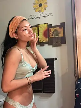 Snapshot of ellianajean chatting on 03.24.26 ellianajean online show from 03.24.26