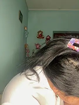 Aloyenita online show from 02.21.26