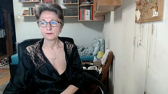 katemodel online show from 09.16.25