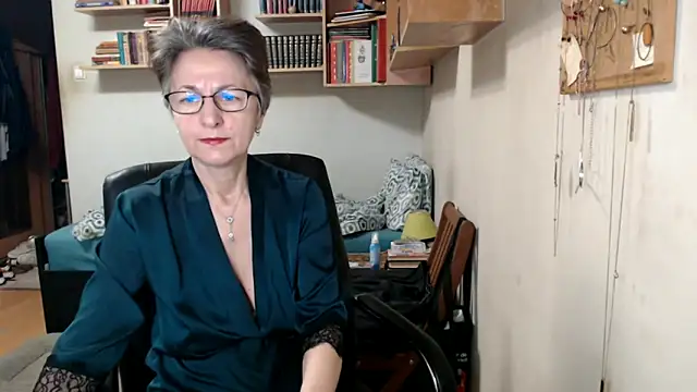 katemodel online show from 09.21.25