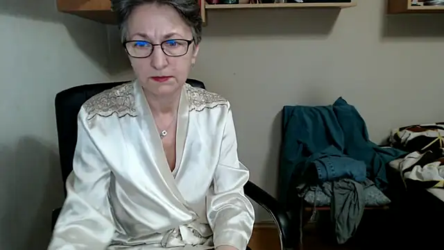 katemodel online show from 11.14.25