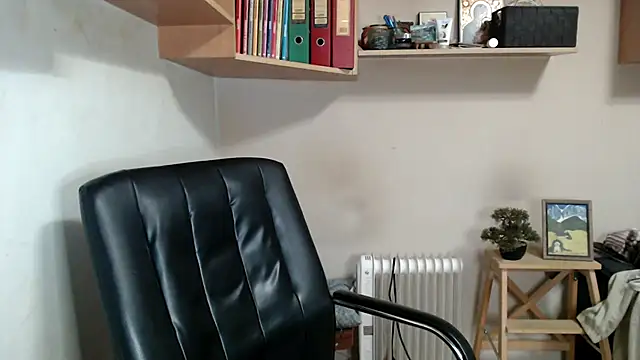 Snapshot of katemodel chatting on 04.21.26 katemodel online show from 04.21.26