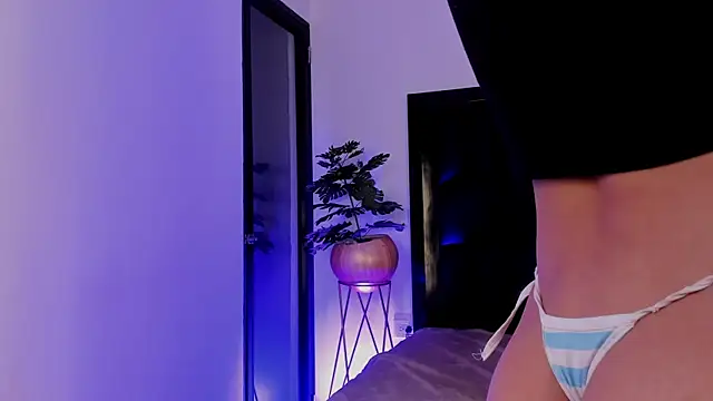 mia roosee1 online show from 04.21.26