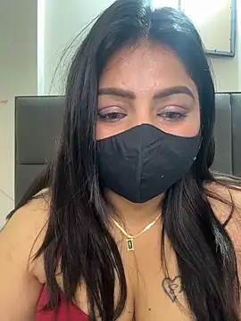 Snapshot of Myra_Desire69 chatting on 02.15.26 Myra Desire69 online show from 02.15.26