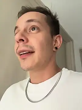 Snapshot of AxelMuller chatting on 03.02.26 AxelMuller online show from 03.02.26