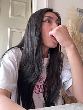 Snapshot of Bonny_Eva chatting on 05.05.26 Bonny Eva online show from 05.05.26