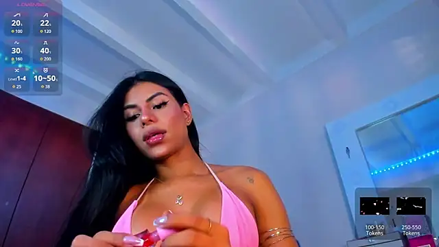 Snapshot of Salolatina chatting on 06.19.26 Salolatina online show from 06.19.26