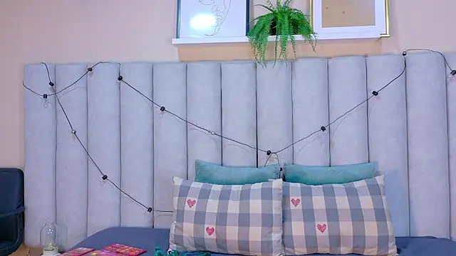 Snapshot of AnnieRouse__ chatting on 03.17.26 AnnieRouse online show from 03.17.26