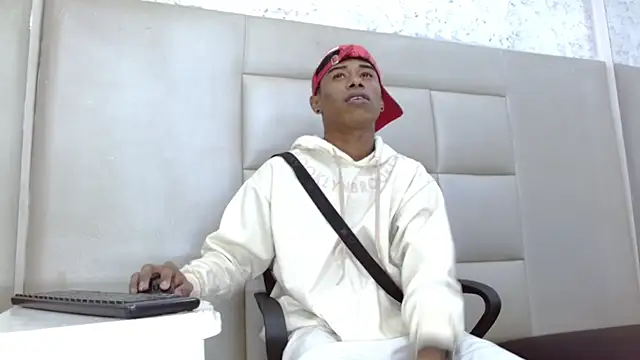 Snapshot of TonnyMarck chatting on 02.27.26 TonnyMarck online show from 02.27.26