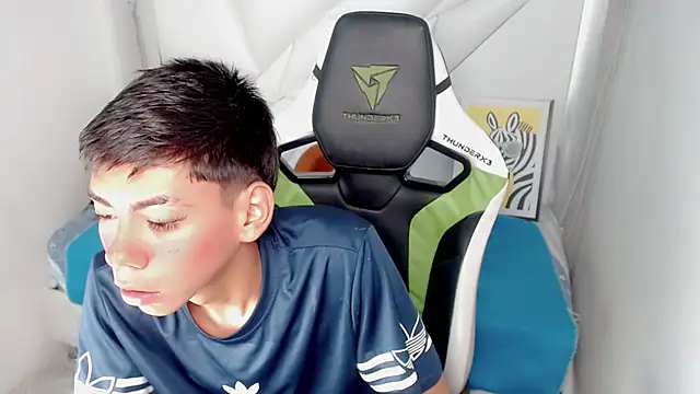 Snapshot of Liarr_ chatting on 02.10.26 Liarr online show from 02.10.26