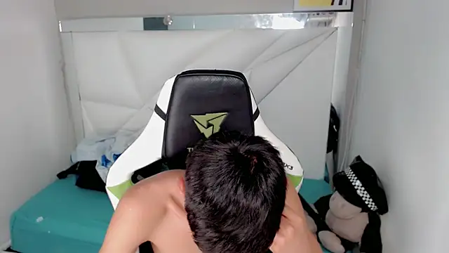 Snapshot of Liarr_ chatting on 02.28.26 Liarr online show from 02.28.26