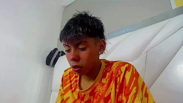 Liarr  online show from 04.12.26