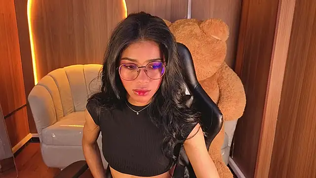 Snapshot of Alina_b_ chatting on 02.14.26 Alina b online show from 02.14.26