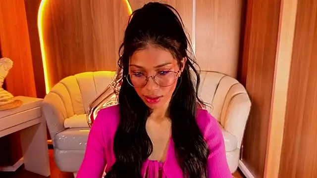 Snapshot of Alina_b_ chatting on 07.18.26 Alina b online show from 07.18.26