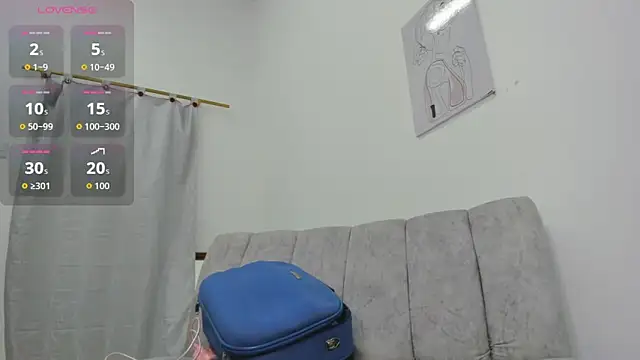 Snapshot of velvetluna_ chatting on 04.27.26 velvetluna online show from 04.27.26