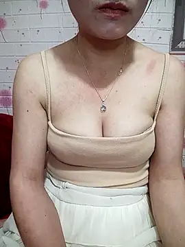 Snapshot of Suri_Sexywet_ chatting on 02.25.26 Suri Sexywet online show from 02.25.26