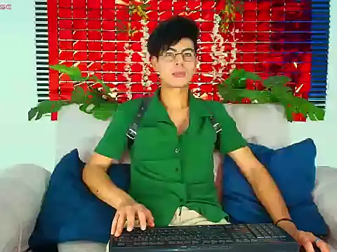 Snapshot of ThiiagoSaeenz chatting on 02.13.26 ThiiagoSaeenz online show from 02.13.26