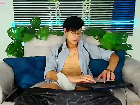 ThiiagoSaeenz online show from 03.04.26