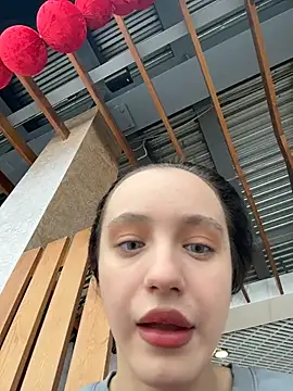 MiaTee online show from 02.08.26