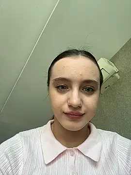 MiaTee online show from 04.15.26