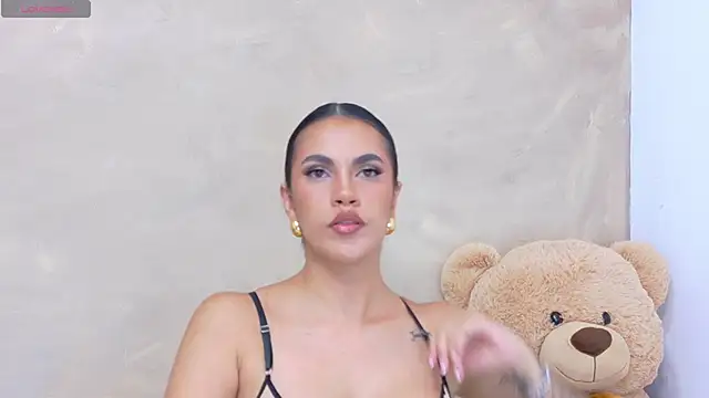 Snapshot of AndiVasquez chatting on 05.11.26 AndiVasquez online show from 05.11.26
