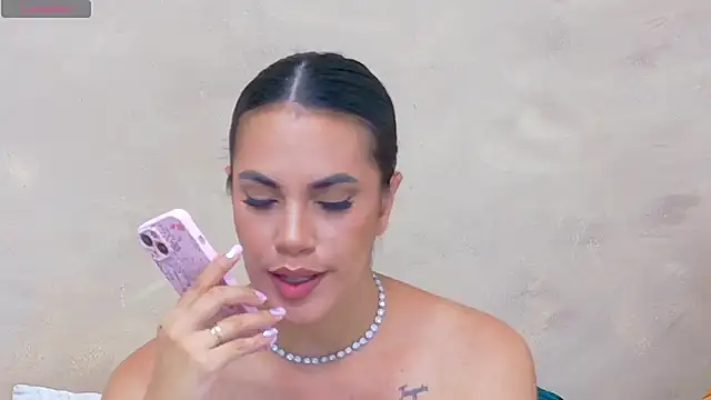 Snapshot of AndiVasquez chatting on 05.19.26 AndiVasquez online show from 05.19.26