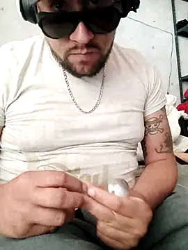 Snapshot of Pare07 chatting on 03.14.26 Pare07 online show from 03.14.26