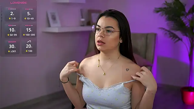 Snapshot of PeachyyFantasy chatting on 02.02.26 PeachyyFantasy online show from 02.02.26