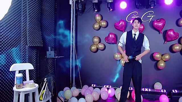 Snapshot of TNT-888 chatting on 02.14.26 TNT-888 online show from 02.14.26