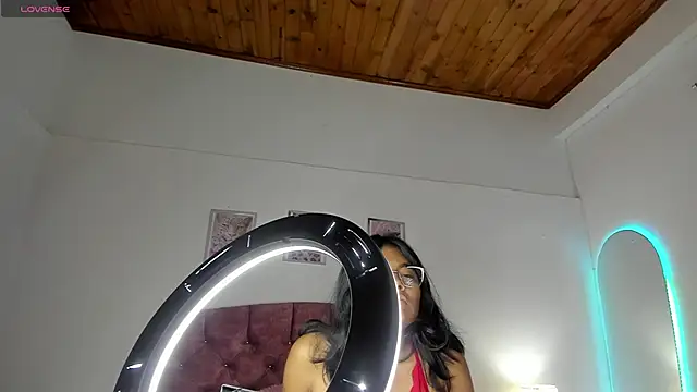 luna velveth online show from 04.17.26