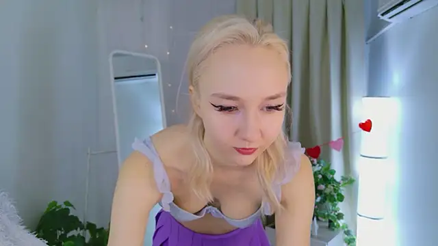 Snapshot of Audrey_Kiss chatting on 02.12.26 Audrey Kiss online show from 02.12.26