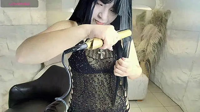 Snapshot of vampkitty_r chatting on 06.23.26 vampkitty r online show from 06.23.26