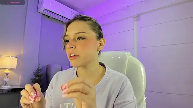 Snapshot of THALIA_13 chatting on 02.06.25 THALIA 13 online show from 02.06.25