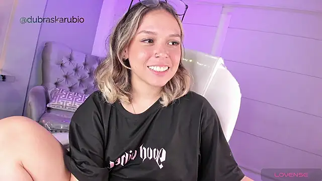 Snapshot of THALIA_13 chatting on 03.22.25 THALIA 13 online show from 03.22.25