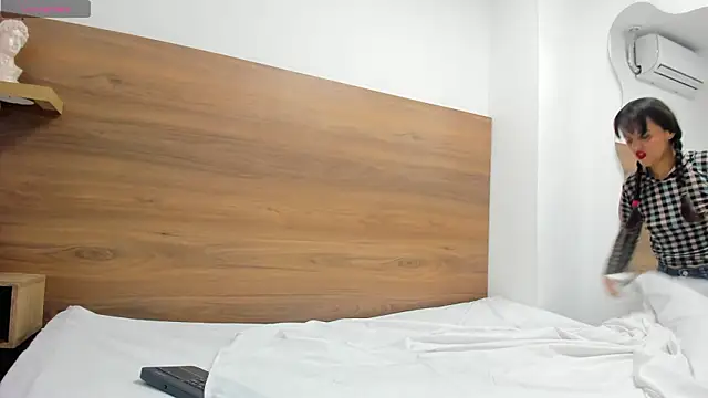 luz-miiaa online show from 02.28.26